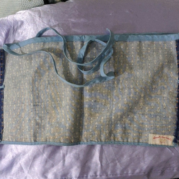 French Apron hand sewed by artisian with French Material floral periwinkle blue - Picture 3 of 4